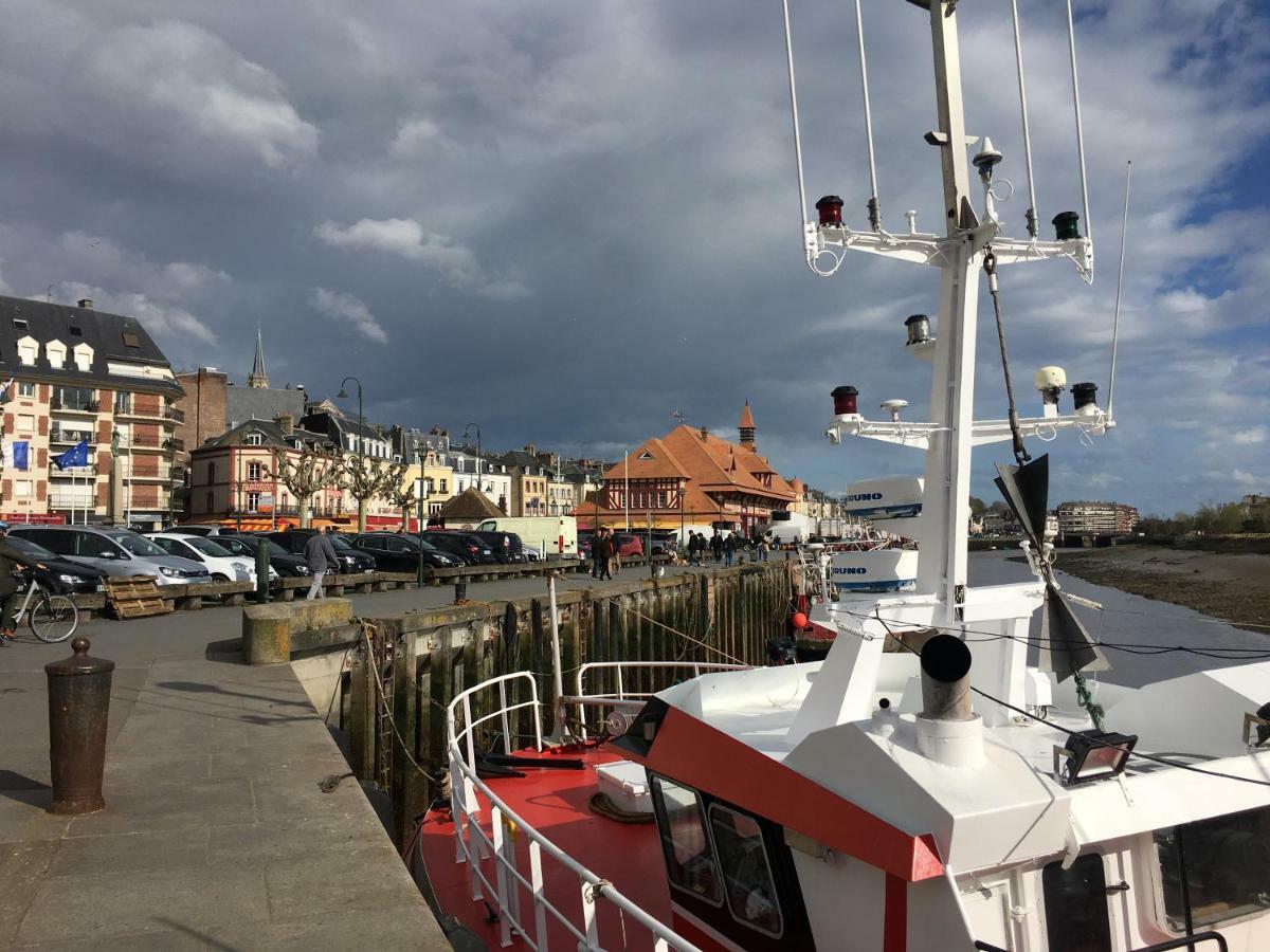 L'Etoile De Trouville Kültér fotó